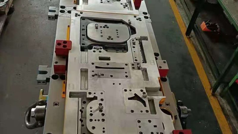 汽车模具安装调试：价格背后的考量因素**