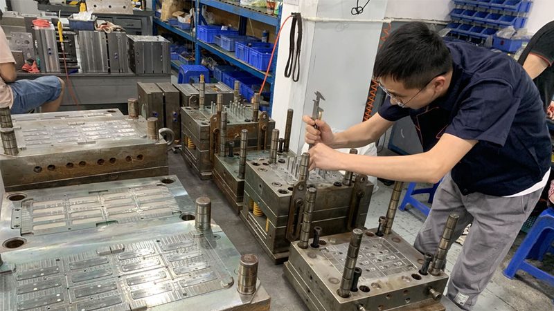 东莞塑胶模具厂排名揭秘：客户案例背后的工艺智慧**